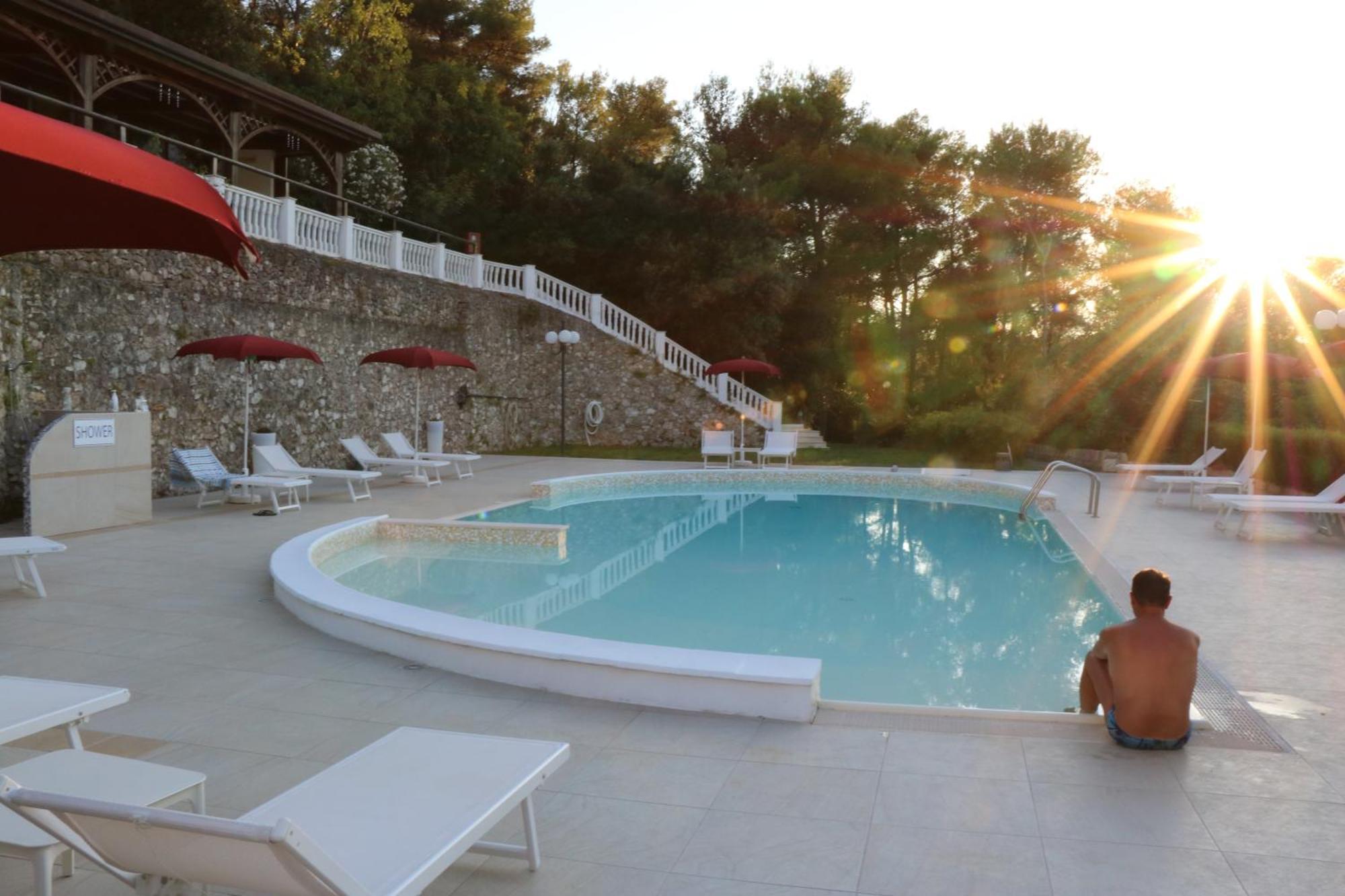 La Locanda Della Castellana Adults Only Пешичи Екстериор снимка