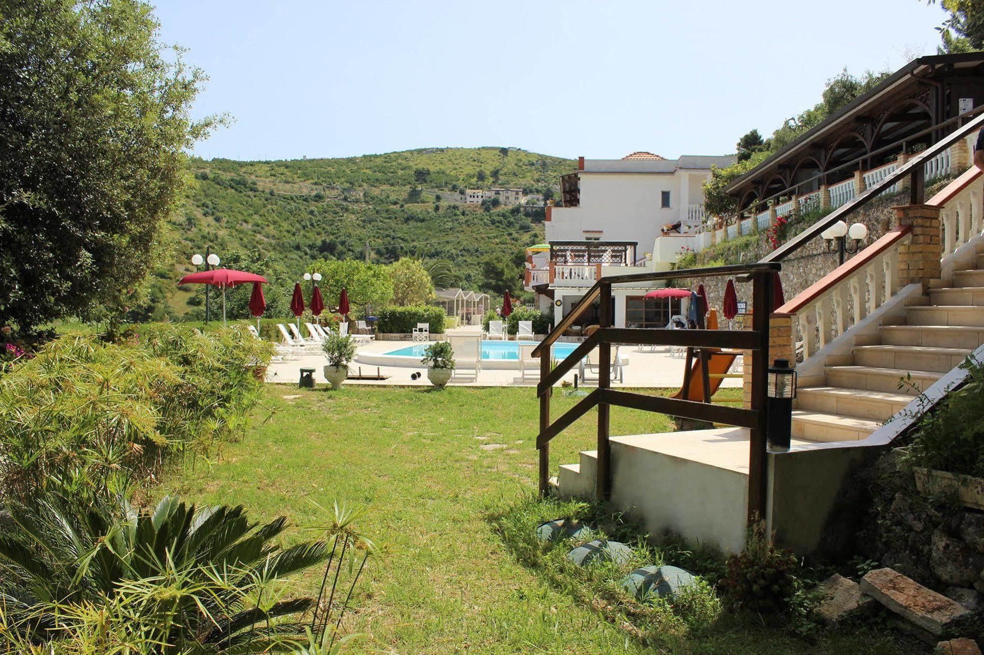 La Locanda Della Castellana Adults Only Пешичи Екстериор снимка