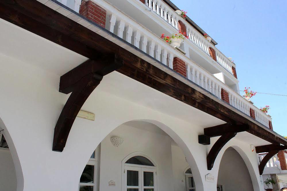 La Locanda Della Castellana Adults Only Пешичи Екстериор снимка